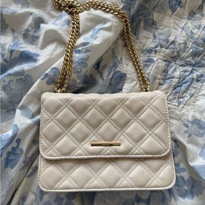 Elegant Cream Quilted Shoulder Bag